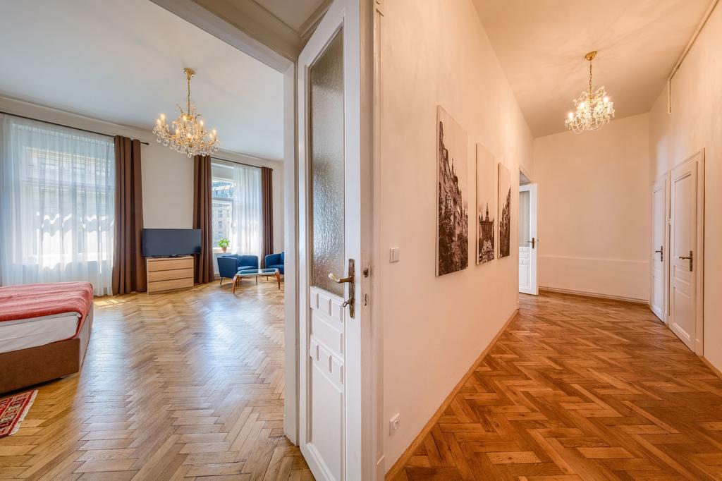 פראג Apartments 39 Wenceslas Square מראה חיצוני תמונה