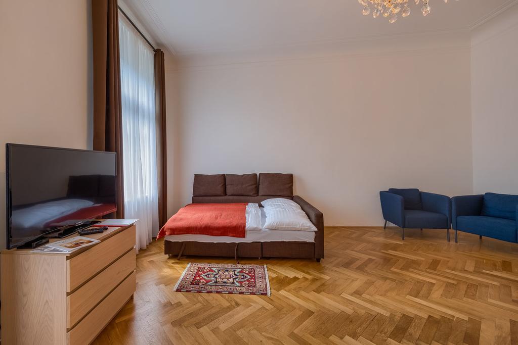 פראג Apartments 39 Wenceslas Square מראה חיצוני תמונה